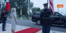 Meloni arriva alla Casa Bianca per l'incontro con Trump e Zelensky