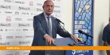 Urso "Crediamo nei vaccini e nel ruolo della scienza"