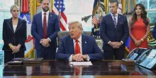 Trump striglia il "venditore" Zelensky: "Non più un soldo all'Ucraina"