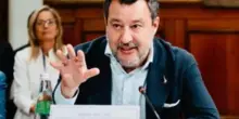 Salvini in Francia piace più di Macron. E ora a Parigi trema pure il governo