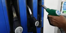 Niente stangata al ritorno dalle vacanze: tendenza al ribasso sui prezzi di benzina e diesel