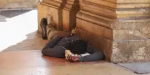 L'ultima follia della sinistra a Bologna: distribuite pipe per il crack. “Indegno”