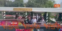 Venezia 82, il presidente della giuria Alexander Payne in posa con il direttore della Mostra Barbero