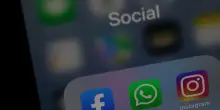 "Chiedi all'AI", la nuova funzione di WhatsApp per "certificare" le chat