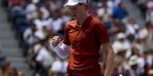 Jannik Sinner è agli ottavi degli Us Open. Vittoria in rimonta su Shapovalov