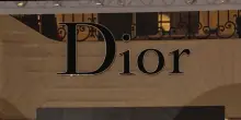 Colpo gobbo da Dior, "banda del buco" porta via prodotti per 200mila euro