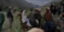 Terremoto in Afghanistan, gli abitanti piangono i morti