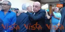 L'abbraccio tra Dell'Utri e Galliani al funerale di Emilio Fede