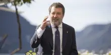 Salvini traccia la rotta. Flat tax ai dipendenti e Ponte sullo Stretto in 15 minuti a 7 euro