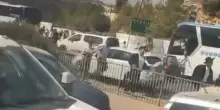 Gerusalemme, attentato alla fermata dell'autobus: 15 feriti. Neutralizzati due terroristi | VIDEO