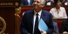 Cade il governo Bayrou, Macron sulla graticola. Le Pen: sciogliere le Camere