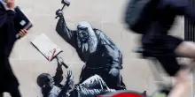 Banksy ancora all'attacco, nuovo murale choc a Londra sul giudice violento