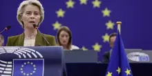 Ursula vuole un muro di droni: "L'Ue lotta per la libertà"