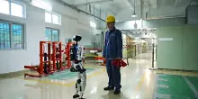 Cina, i robot umanoidi utilizzati per ispezionare le reti elettriche