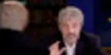 Maurizio Crozza si trasforma in Roberto Fico a colloquio con De Luca