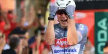 Terza volata vincente di Philipsen alla Vuelta 2025