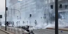 Milano, tensioni corteo Pro Pal. Respinto assalto a stazione Centrale