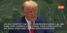 Trump rimprovera l'Ue: E' imbarazzante che compri petrolio russo, la smetta subito