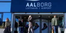 Droni sulla Danimarca, aeroporti chiusi per ore: "Contattata la Nato"