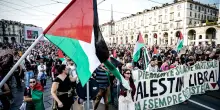 La sinistra nel Pal-lone: la pace a Gaza non interessa, loro tornano in piazza e inneggiano ad Hamas