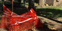 Trastevere, nel parchetto ex lavori in corso e rifiuti abbandonati #lafotodeilettori