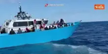 La Guardia Costiera soccorre 91 migranti su un barcone alla deriva a largo di Lampedusa