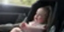Sicurezza bambini in auto, bocciato un genitore italiano su tre