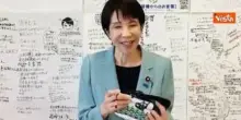 Sanae Takaichi eletta prima premier donna in Giappone. Eccola che presenta il suo canale social