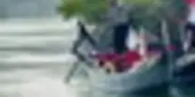 Venezia a Roma, due Gondole in navigazione sul Tevere