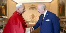 Re Carlo III e Camilla in Vaticano: la storica preghiera con Papa Leone XIV | GUARDA