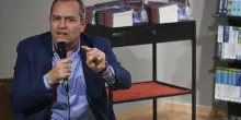 De Magistris affonda Fico: "Campo morto, altro che largo"