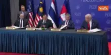 Trump assiste alla firma degli accordi di pace tra Thailandia e Cambogia a Kuala Lumpur