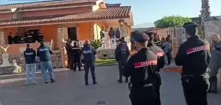 Roma, sgombero e abbattimento di immobili abusivi in zona Casilino