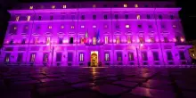 Palazzo Chigi illuminato di rosa per la campagna di prevenzione dei tumori