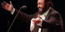 Luciano Pavarotti, 90 anni dalla nascita. Ecco i big sul palco dell’Arena di Verona