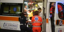 Gardone Riviera, fingono di gettarsi sotto un’auto per gioco: travolto 27enne