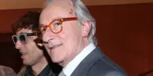 Vittorio Feltri aggredito per strada a Milano: “Ho reagito con un pugno”