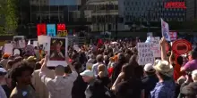 Primo Maggio, in migliaia manifestano a New York per i diritti dei lavoratori