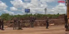 Israele, bulldozer al lavoro all’aeroporto di Tel Aviv