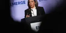 Kamala Harris a sorpresa al Met Gala 2025