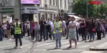 Serbia, gli studenti in piazza in silenzio per le elezioni anticipate