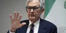 Usa, la Fed lascia invariati i tassi di interesse al 4,25%-4,50%