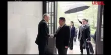 Corea del Nord, Kim Jong Un in visita all’ambasciata russa a Pyongyang