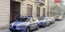Milano, 15enne uccide anziana ex vicina di casa: la polizia sul luogo del delitto