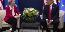 Dazi, Trump: “Tariffe  Ue al 50% sospese fino al 9 luglio”