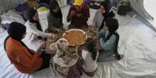 Gaza, assalto a un centro di aiuti umanitari a Rafah