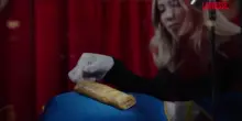Al Madame Tussauds di Londra arriva una nuova statua di cera: è il sausage roll Greggs