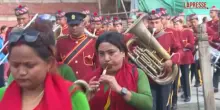 Kathmandu, le immagini della festa per l’anniversario della conquista dell’Everest