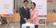 Corea del Sud al voto anticipato, le immagini dei candidati ai seggi