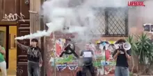 Dl Sicurezza, studenti romani del liceo Virgilio incatenati per protesta: “Criminalizza il dissenso”